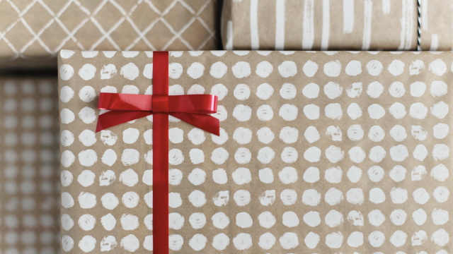 gifts_wrapping_ribbon_boxes_unsplash