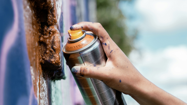 graffiti_artist_spray_can_wall_unsplash