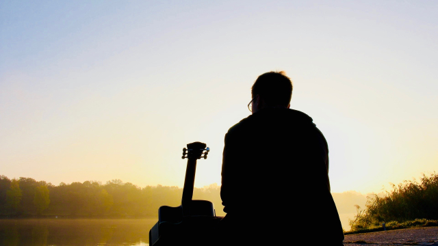 guitar_man_sunset