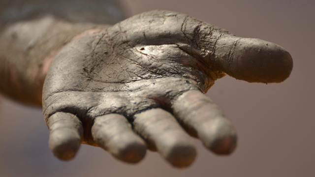 outstretched_hand_clay