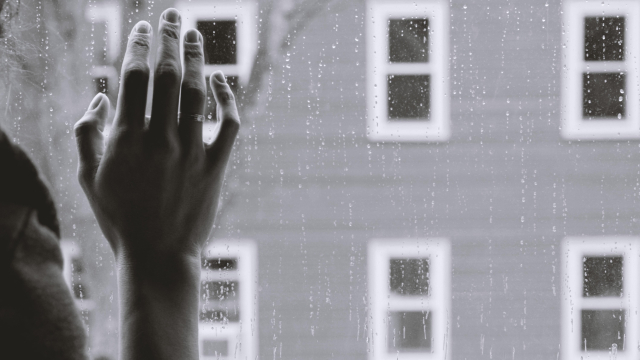 hand_window_rain_unsplash