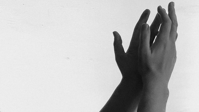 hands_prayer_black_and_white_unsplash