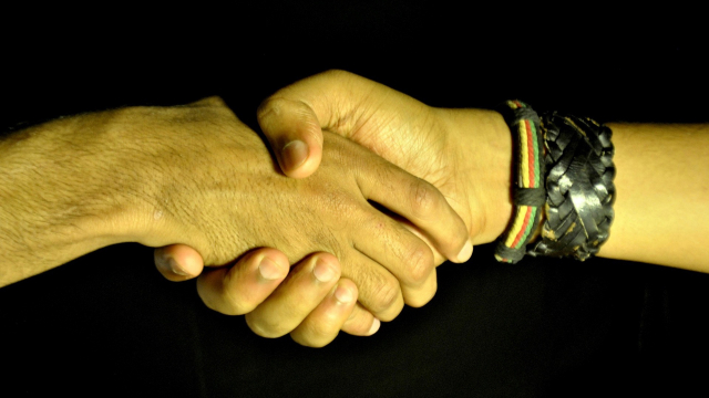 handshake_bracelet