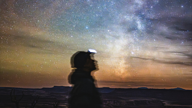 head_torch_stars_milky_way_unsplash