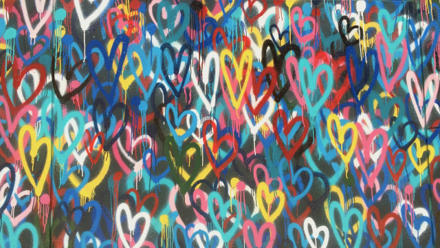 hearts_graffiti_multicoloured_unsplash