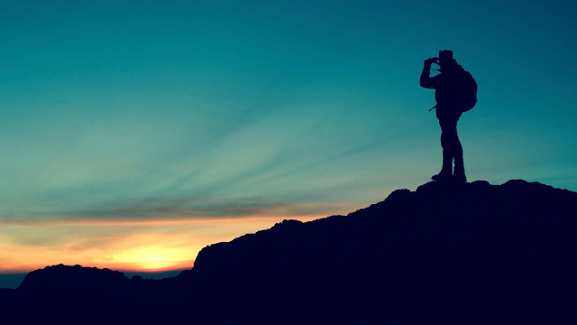 hiker_sunset_silhouette