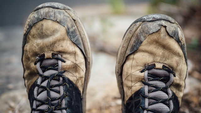 hiking_boots_muddy_unsplash