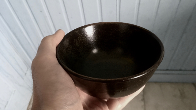 holding_empty_bowl