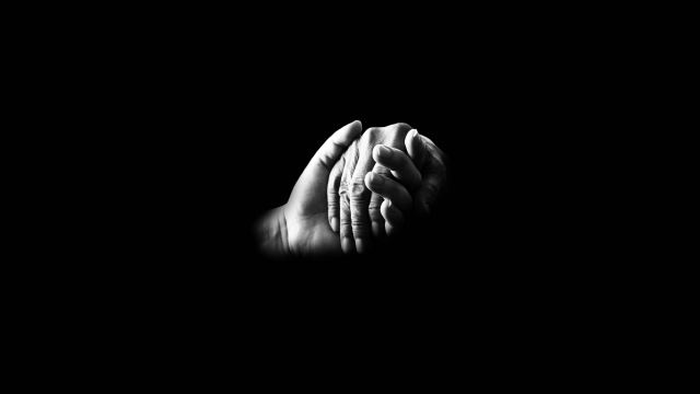 holding_hands_care_bw