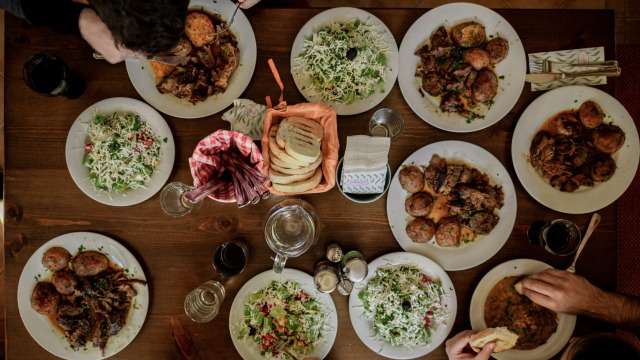 hospitality_food_feast_table_unsplash