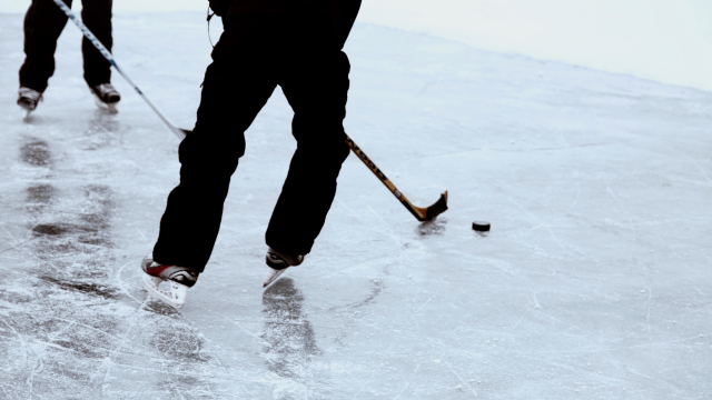 ice_hockey_players_unsplash