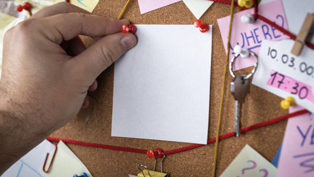 investigation_board_pins_notes_unsplash