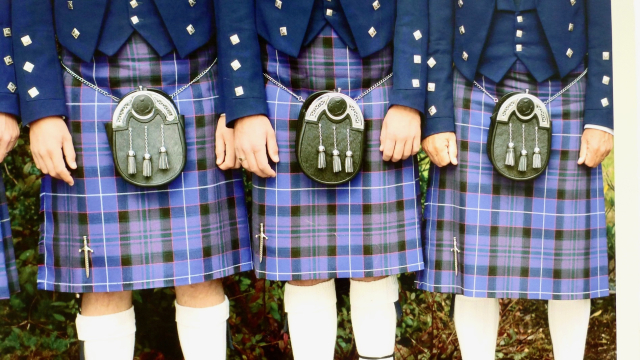 kilts_wedding_friends