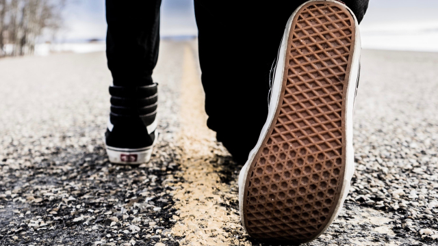 kneeling_road_trainers_unsplash