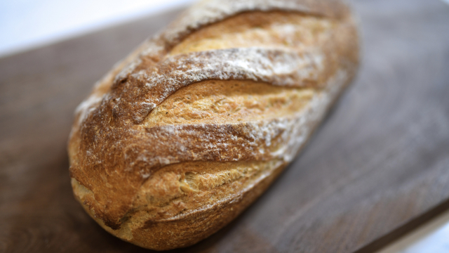 loaf_bread_board_unsplash