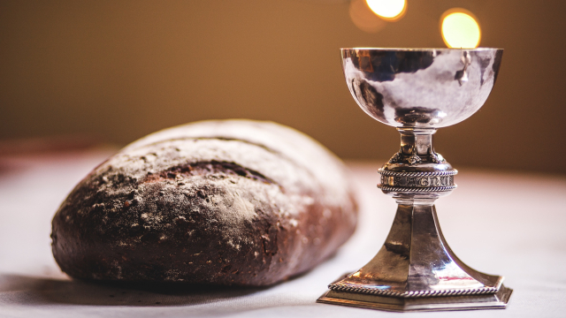 loaf_silver_chalice_communion_unsplash