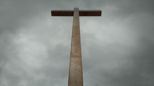 looking_up_cross_unsplash