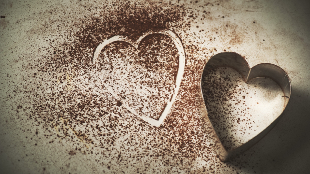 love_heart_cookie_cutter_unsplash