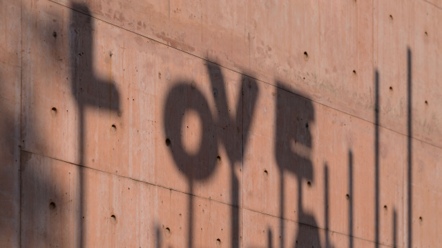 love_shadow_word_sign_unsplash