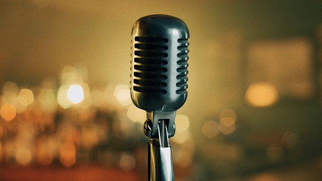 microphone_lights_concert_unsplash