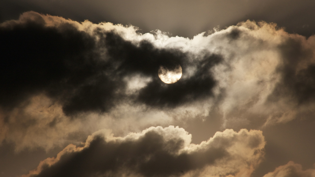 moon_clouds_overcast_unsplash