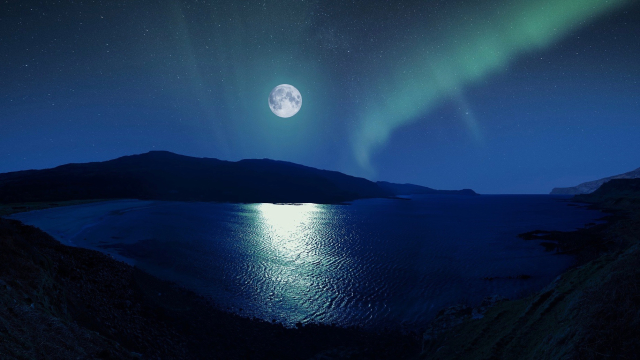 moon_hills_stars_aurora