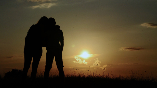 mother_son_silhouette_sunset