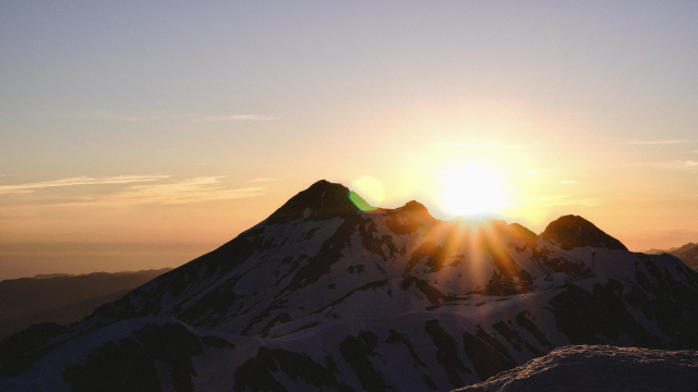 mountain_sunrise_snow_unsplash