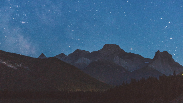 mountains_stars_night_unsplash