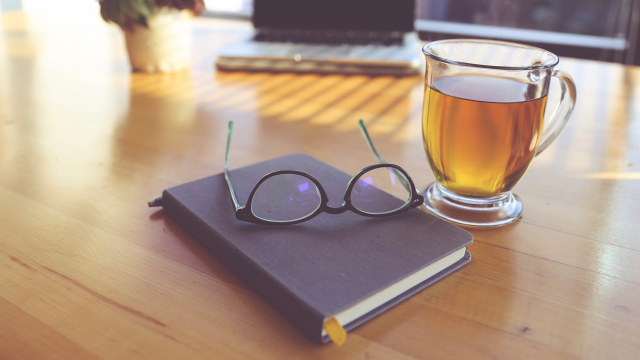 notebook_tea_glasses_unsplash