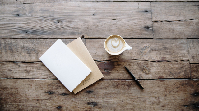 notebooks_coffee_pen_table_unsplash