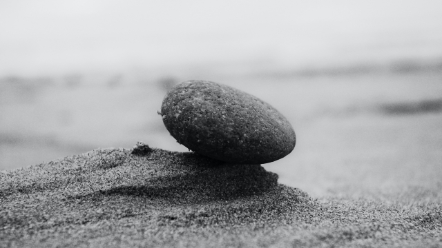 pebble_sand_stone_unsplash