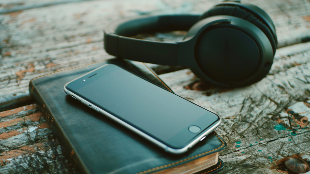 phone_bible_headphones_unsplash