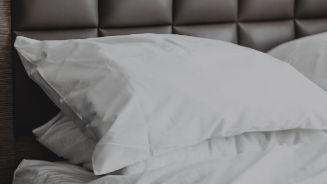 pillows_bed_night_unsplash