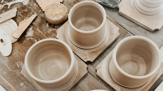 potter_clay_craft_sculpting_unsplash