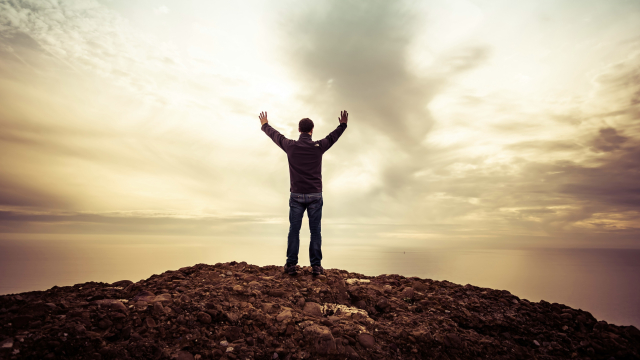 praise_coast_arms_up_unsplash