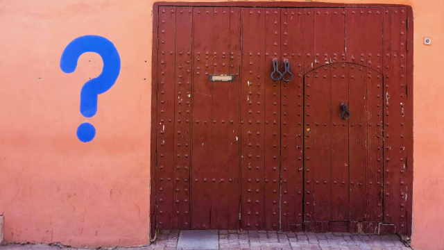 question_mark_wall_doorway_unsplash