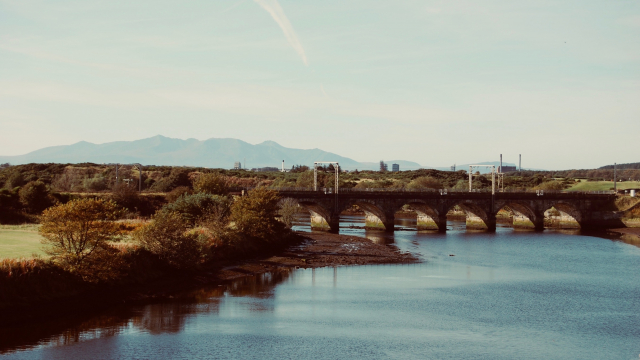 river_bridge_town