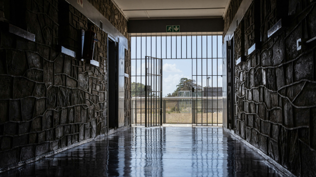 robben_island_open_door_unsplash