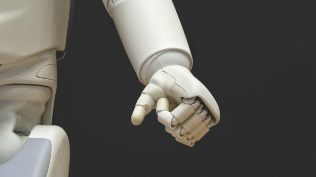 robot_arm_robotics_unsplash