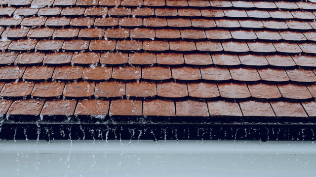 roof_tiles_rain_gutter_unsplash