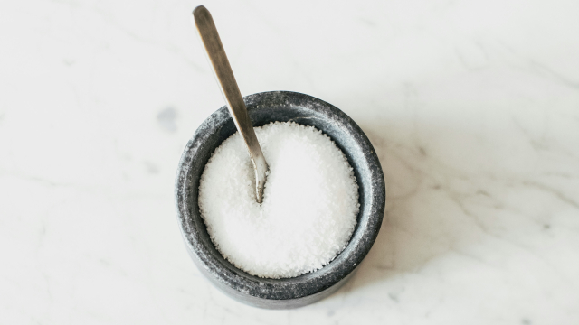 salt_bowl_spoon_counter_unsplash