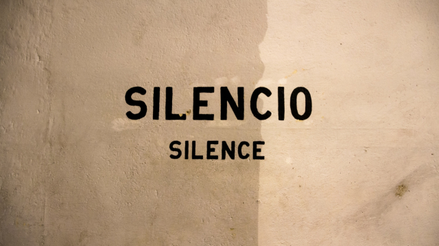 silencio_silence_wall_unsplash