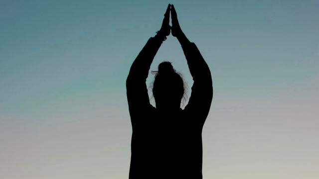 silhouette_stretching_prayer_unsplash