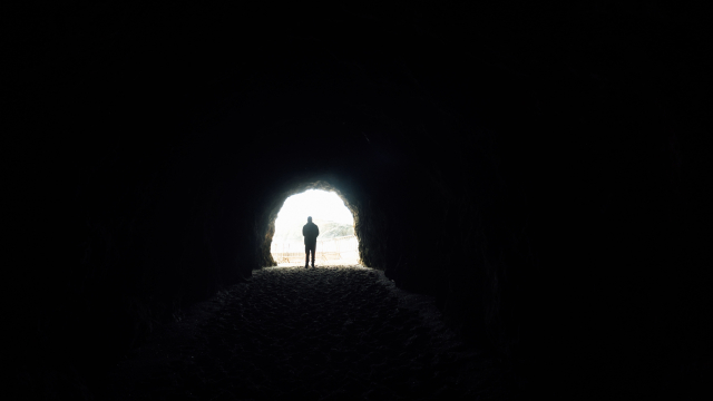 silhouette_tunnel_cave_unsplash