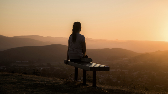 sitting_bench_sunset_unsplash