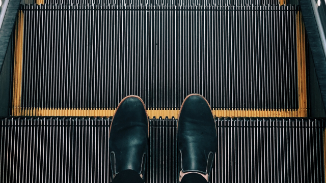 standing_escalator_shoes_unsplash