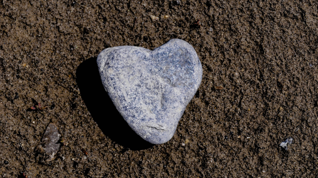 stone_heart_pebble_beach_unsplash