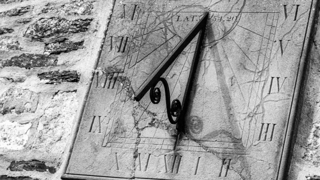 sundial_shadow_bw_unsplash