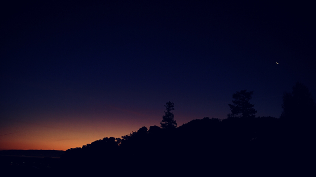 sunrise_dawn_sky_moon_unsplash